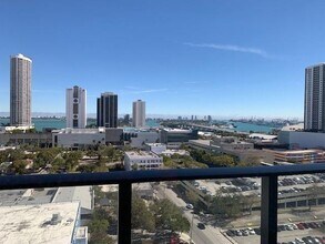1600 NE 1st Ave, Unit 1902 in Miami, FL - Foto de edificio - Building Photo