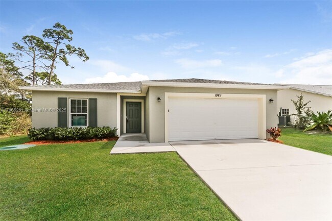 1849 SW Day St in Port St. Lucie, FL - Building Photo - Building Photo