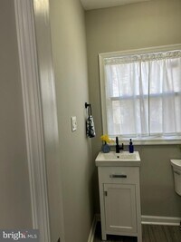 2549 Shields St photo'