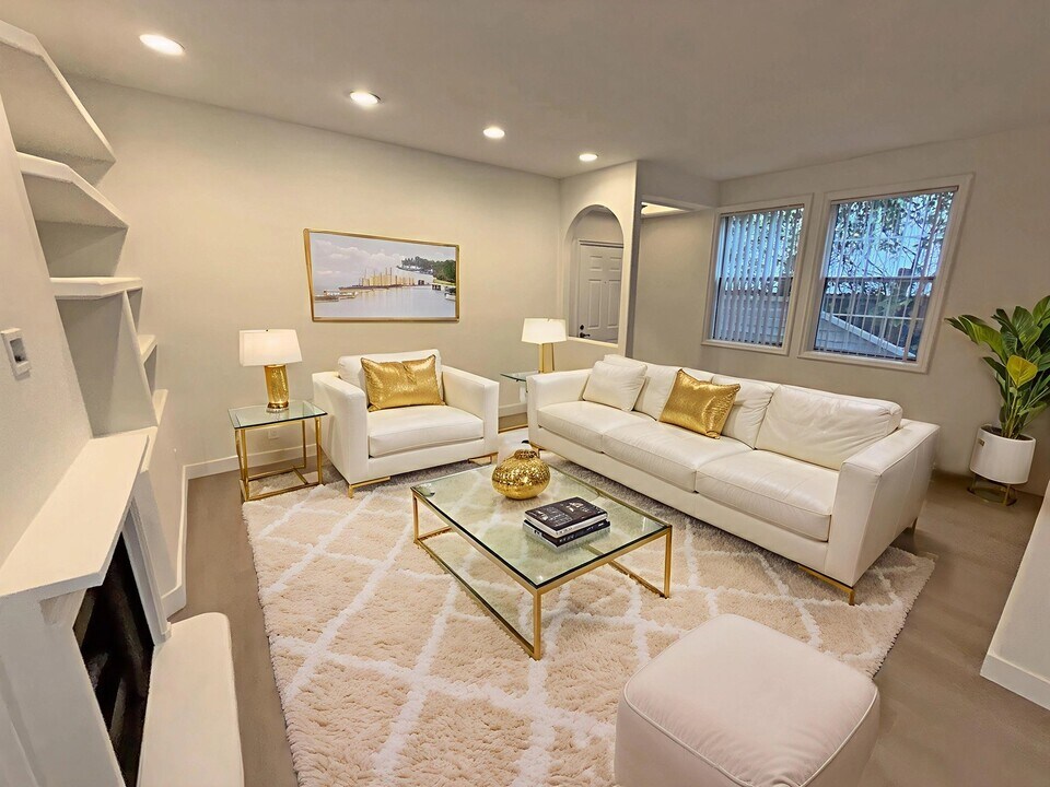 922 Croft Ave in Los Angeles, CA - Building Photo