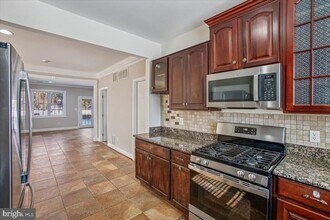 7118 Vermillion Pl in Annandale, VA - Building Photo - Building Photo