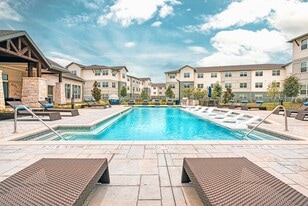 The Magnolia at Georgetown in Georgetown, TX - Building Photo
