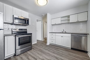 Riverstone Place & Millstone Place in Kingston, ON - Building Photo