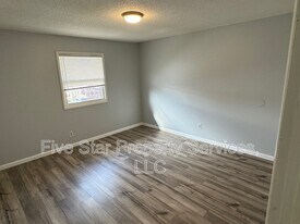 201 W Allen St in Springfield, IL - Building Photo