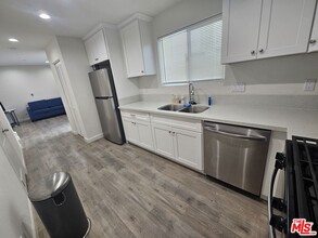 868 N Edgemont St in Los Angeles, CA - Building Photo - Building Photo