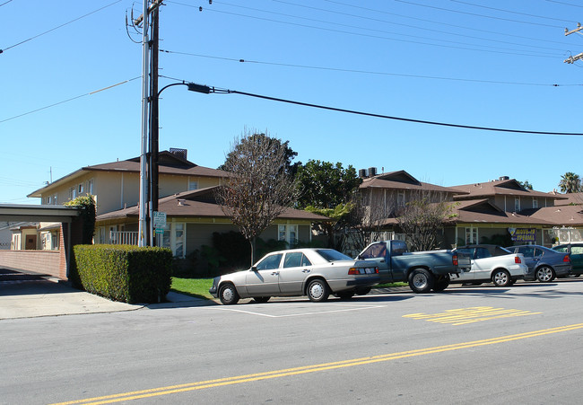 1601 E 15th St in Newport Beach, CA - Building Photo - Building Photo