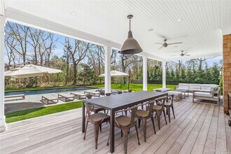 94 Griffing Ave in Westhampton Beach, NY - Building Photo - Building Photo