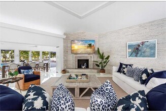 1025 Belle Meade Island Dr in Miami, FL - Building Photo - Building Photo