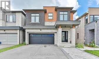 130 Vantage Lp in Newmarket, ON - Building Photo
