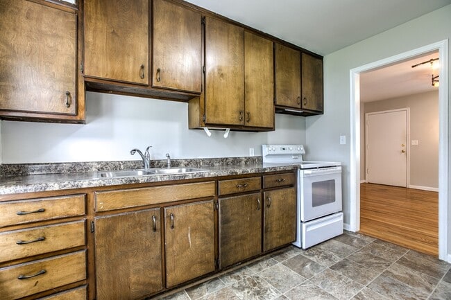 2036 N 63rd St in Lincoln, NE - Building Photo - Building Photo