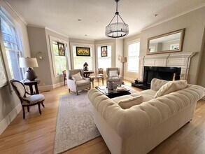 18490 Withey Rd in Monte Sereno, CA - Building Photo - Building Photo