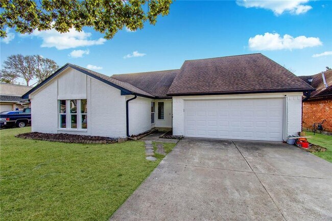 property at 4014 Alshire Dr