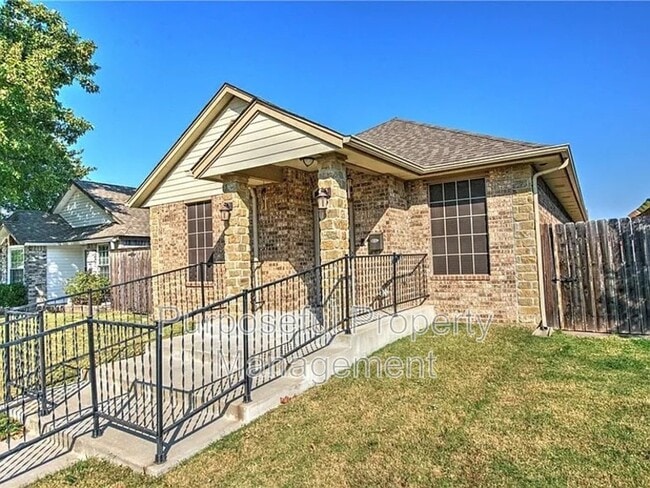 property at 2102 Lonnie Ln