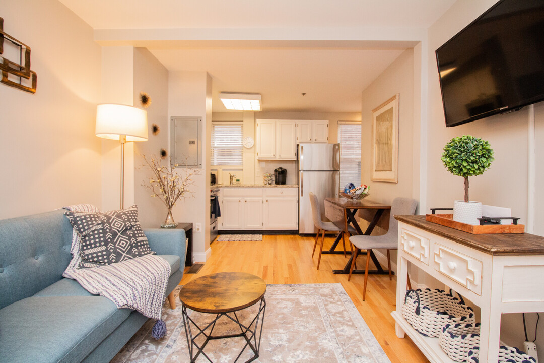 23 Jay St, Unit B in Cambridge, MA - Building Photo