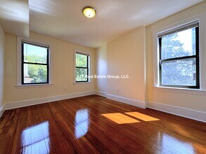 881 Massachusetts Ave in Cambridge, MA - Building Photo - Building Photo