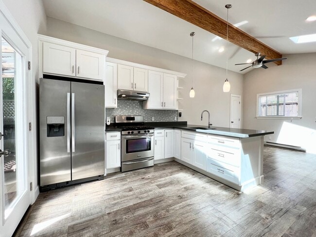 property at 896 S Reina Del Mar Ave