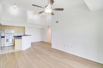 4151 San Marino Blvd in West Palm Beach, FL - Foto de edificio - Building Photo