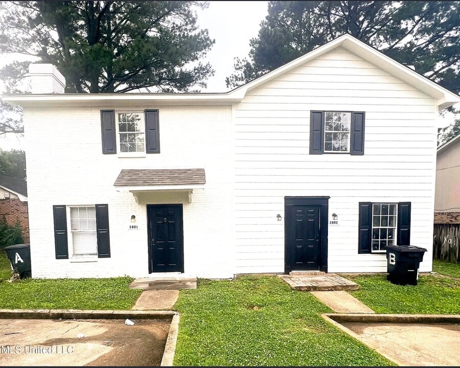 2001-2-2802 Jamestown Way in Jackson, MS - Building Photo