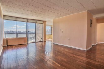 9060 PALISADE Ave in North Bergen, NJ - Building Photo - Building Photo