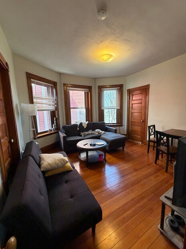 174 Saint Alphonsus St, Unit 2 in Boston, MA - Foto de edificio - Building Photo