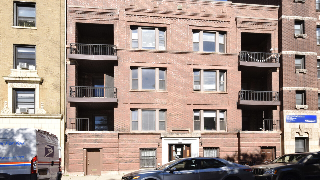 616 W Patterson Ave in Chicago, IL - Building Photo