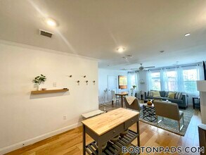1008 Tremont St in Boston, MA - Building Photo - Building Photo
