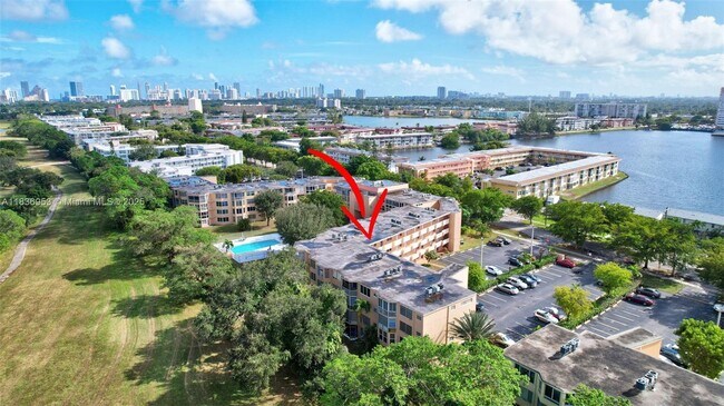 1301 NE 191st St in Miami, FL - Building Photo - Building Photo