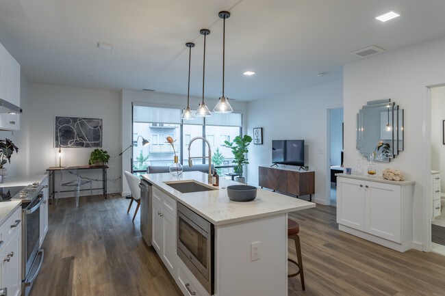 Quarter Phase II in Cleveland, OH - Building Photo - Interior Photo