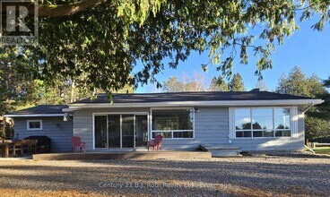 375 Santas Village Rd in Bracebridge, ON - Building Photo - Building Photo