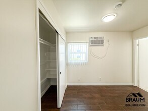 15634 Leadwell St in Los Angeles, CA - Building Photo - Building Photo