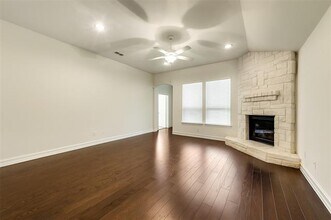 601 Elm Creek Dr in Lewisville, TX - Building Photo - Building Photo