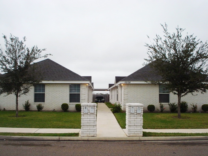 2208 Dahlia St in Pharr, TX - Building Photo