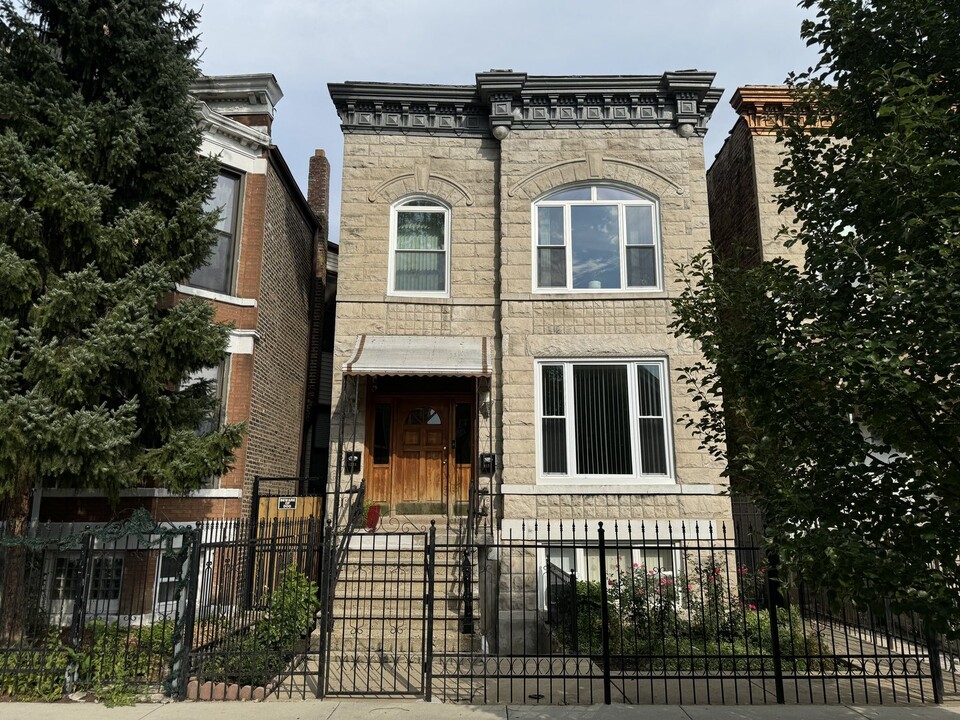 1523 N Washtenaw Ave in Chicago, IL - Building Photo