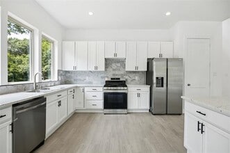 6939 Lacywood Ln in Dallas, TX - Building Photo - Building Photo
