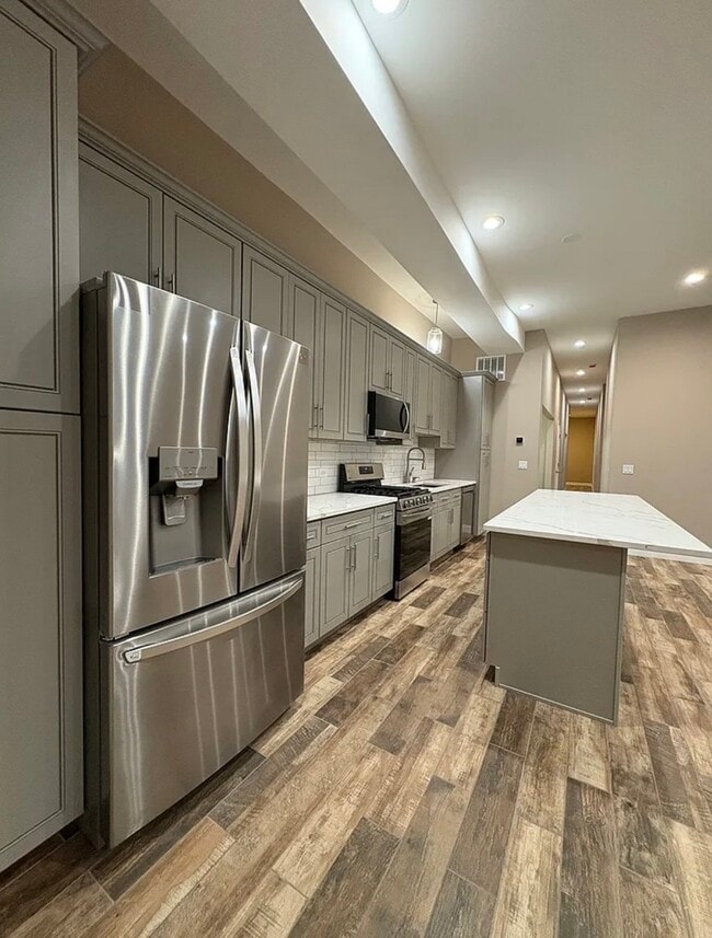 3301 W Evergreen Ave in Chicago, IL - Building Photo - Building Photo