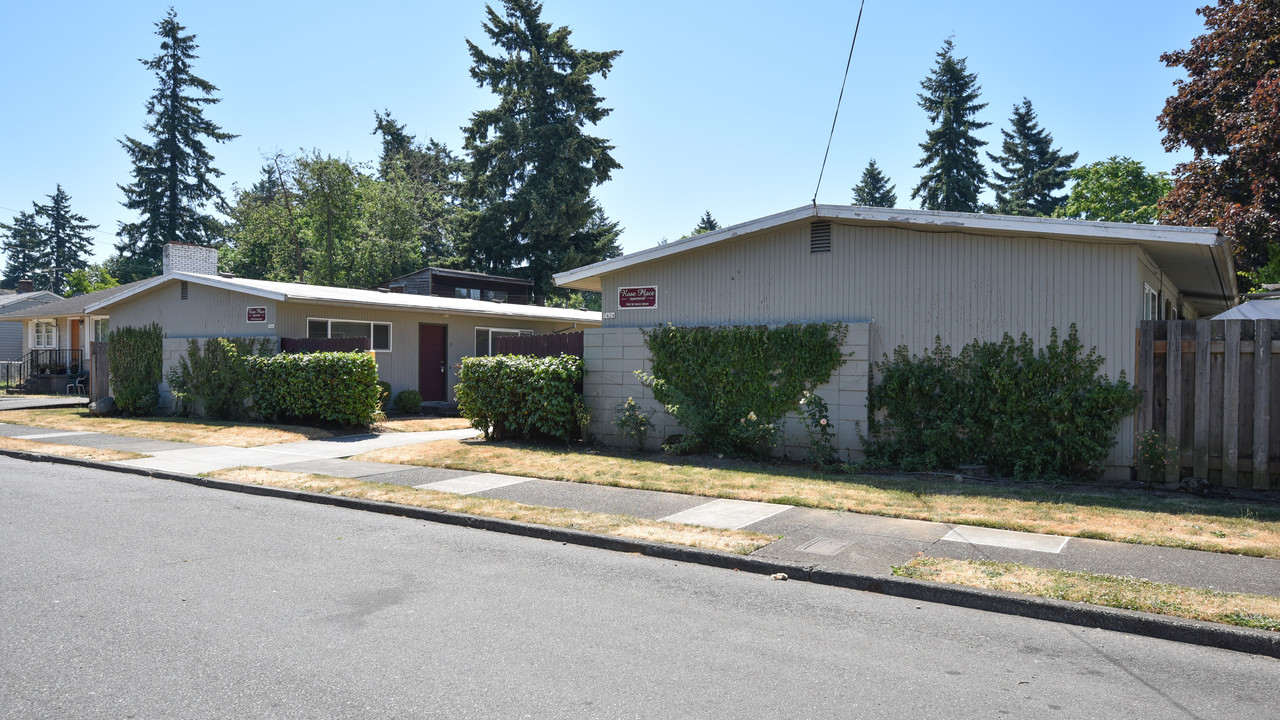 Rose Place in Portland, OR - Building Photo