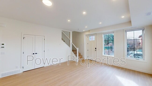 1336-210 10 Ave SE in Calgary, AB - Building Photo - Building Photo