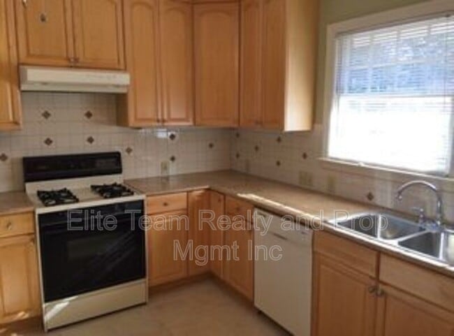 513 Webster Pl in Charlotte, NC - Building Photo - Building Photo
