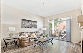 1747 N Washington St, Unit C103 in Denver, CO - Building Photo - Building Photo