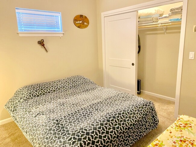 2518 J Ave in Anacortes, WA - Building Photo - Building Photo