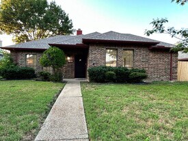 1007 Dandelion Dr in Mesquite, TX - Building Photo