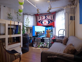 133 Chiswick Rd, Unit 10A in Boston, MA - Building Photo