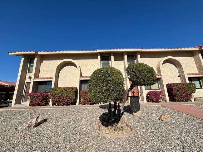 2085 Mesquite Ave in Lake Havasu City, AZ - Building Photo - Building Photo