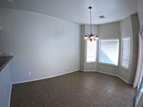 2210 Dakota Dr in Las Cruces, NM - Foto de edificio - Building Photo