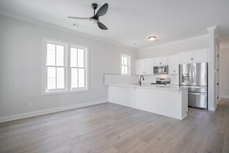 1718 Barnard St, Unit 1720 Barnard Upstairs in Savannah, GA - Building Photo - Building Photo