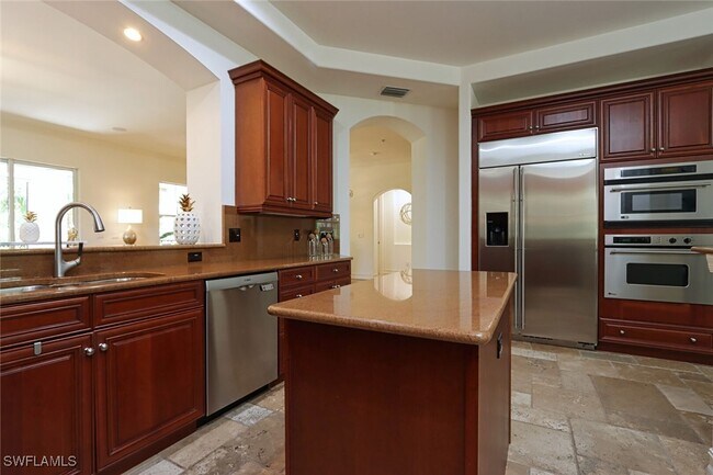 property at 2868 Tiburon Blvd E