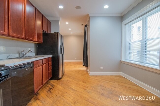 2036 W Arthur Ave in Chicago, IL - Building Photo - Building Photo