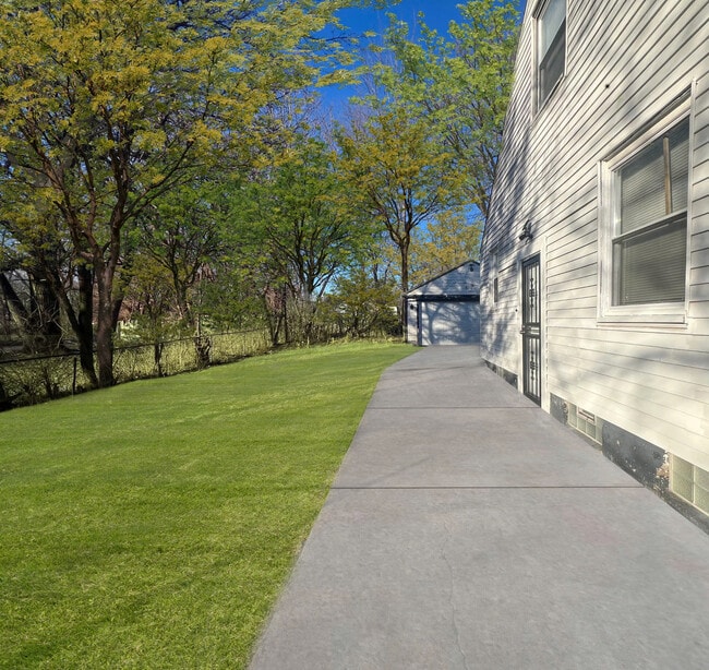 22236 Lyndon St in Detroit, MI - Building Photo - Building Photo