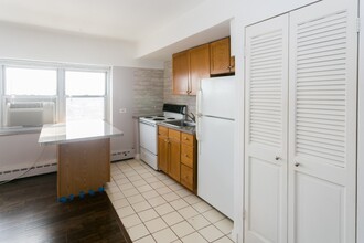 4950 N Marine Dr, Unit M07H in Chicago, IL - Building Photo - Building Photo