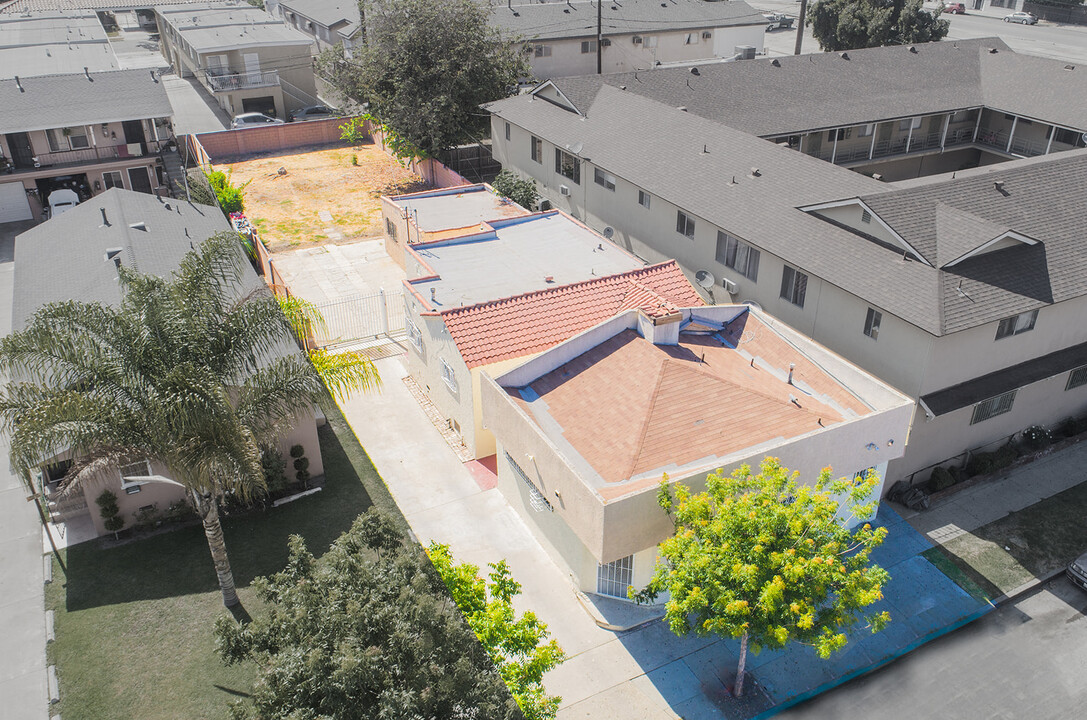 8615 State St in South Gate, CA - Building Photo